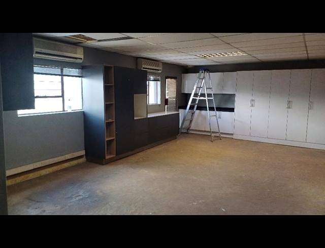 INDUSTRIAL PROPERTY TO RENT IN HENNOPSPARK